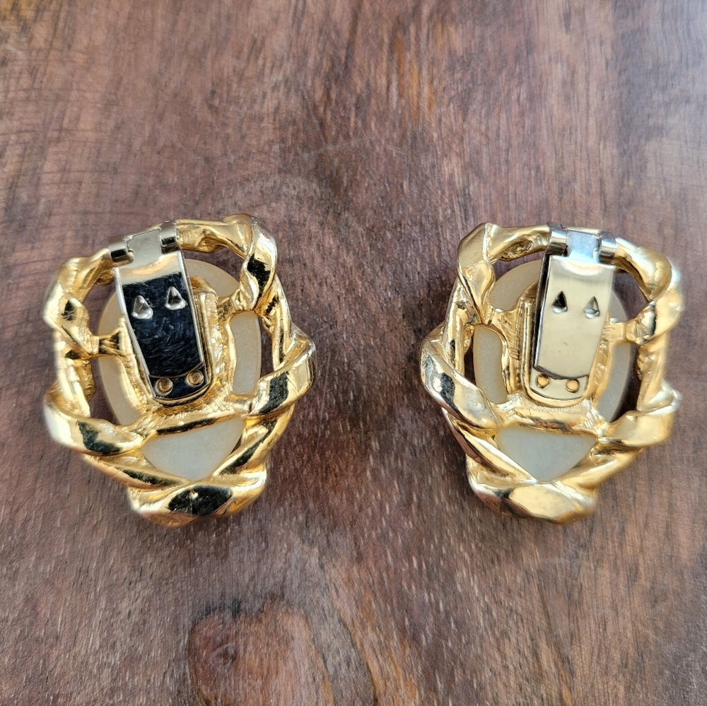 PEARL & GOLDTONE | SHOE CLIPS - Picture 2 of 2
